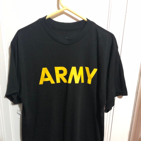 Other - ARMY MENS TSHIRT. LARGE